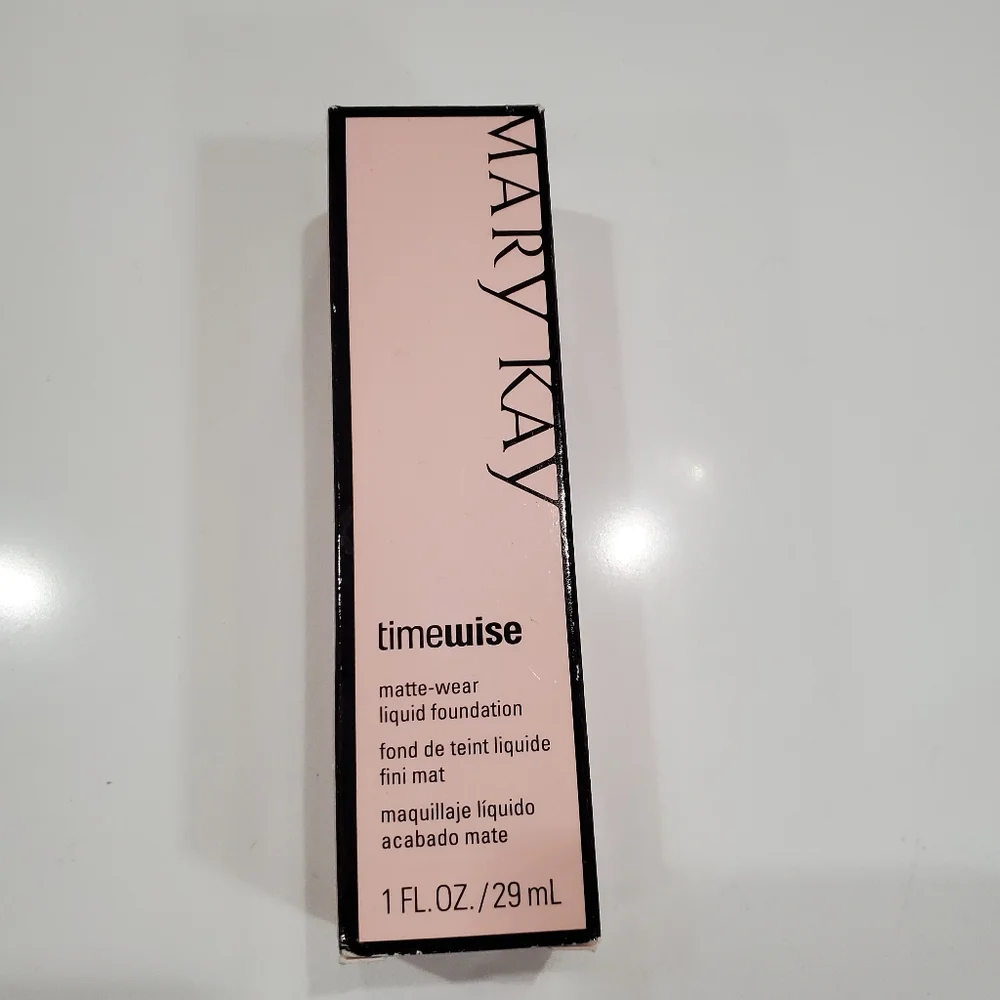 Mary Kay Timewise Foundation Ivory 3 combination- oily formula nib